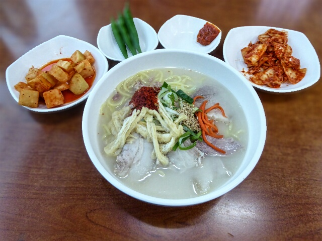 Noodle Street - Black Pork Ramen, distinctive taste of Jeju pork & the best kimchi
