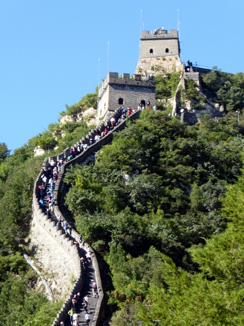 Perfect weather and a lot of people on the Great Wall ...