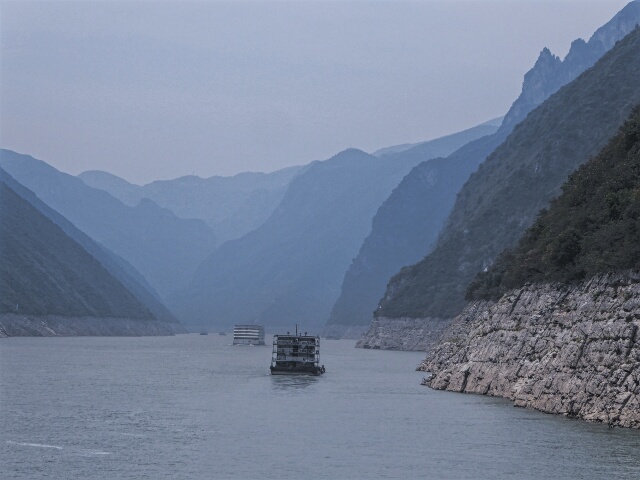 Approaching Xiling Gorge on the Yangtze