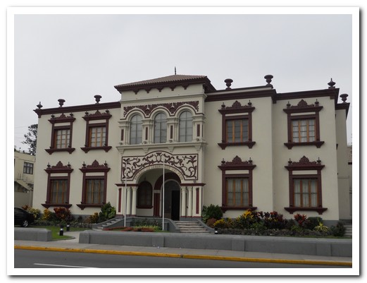 Building in Miraflores (suburb of Lima)